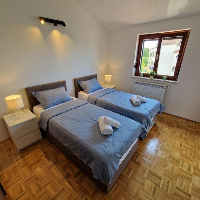 Villa Castanea - Kuca Za Odmor S Bazenom Kukci Luaran gambar
