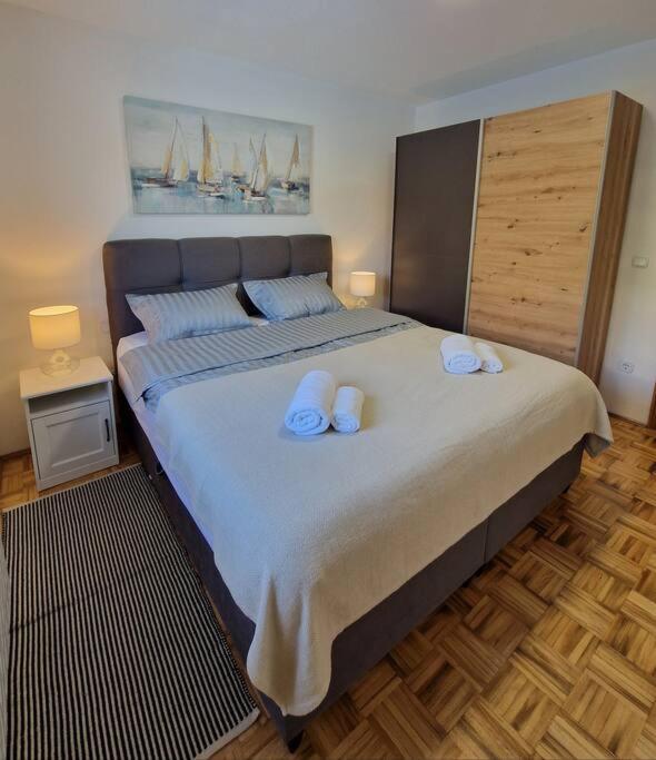Villa Castanea - Kuca Za Odmor S Bazenom Kukci Luaran gambar