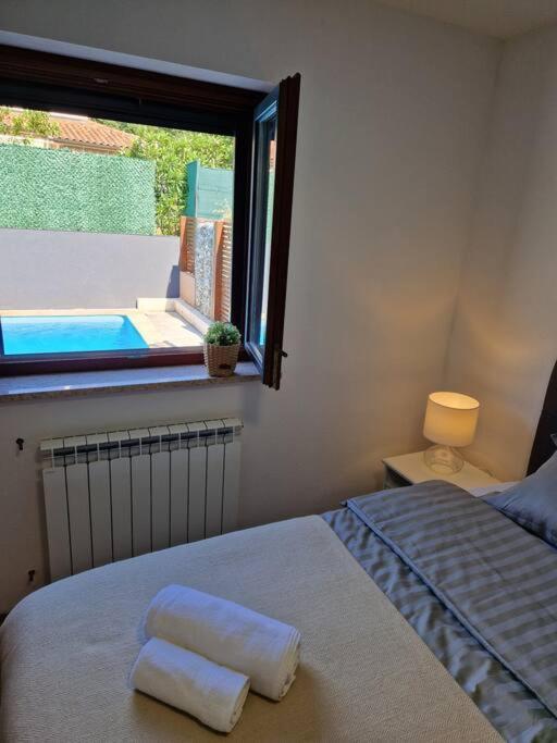 Villa Castanea - Kuca Za Odmor S Bazenom Kukci Luaran gambar