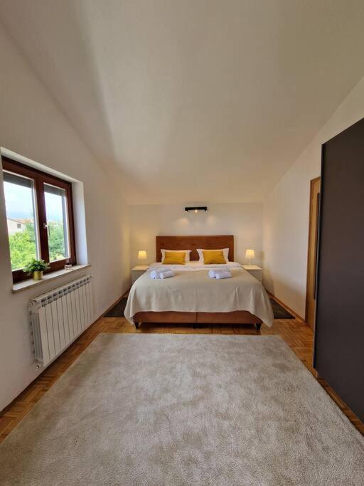 Villa Castanea - Kuca Za Odmor S Bazenom Kukci Luaran gambar