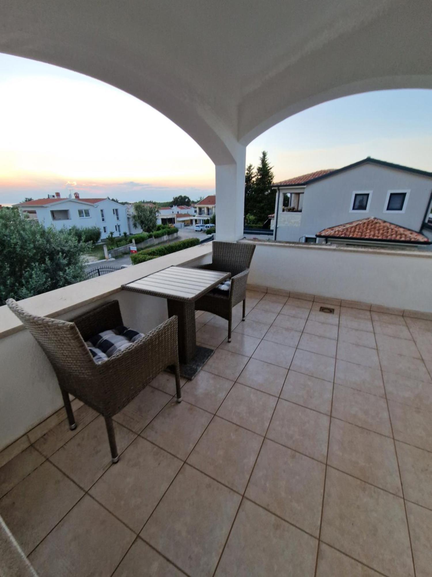 Villa Castanea - Kuca Za Odmor S Bazenom Kukci Luaran gambar